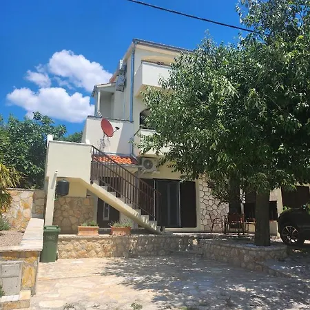 Big Blue Apartment Maslenica
